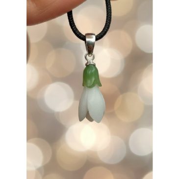 Snowdrop Pendant, a harmonious blend of white and green nephrite. This natural stone necklace symbolizes elegance and nature’s b…