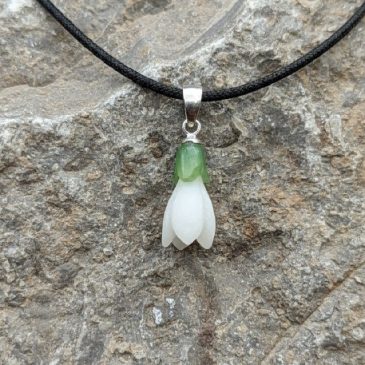 Snowdrop pendant in white and green nephrite (11). A unique piece of nature-inspired jewelry, handmade with love. #handmadejewel…
